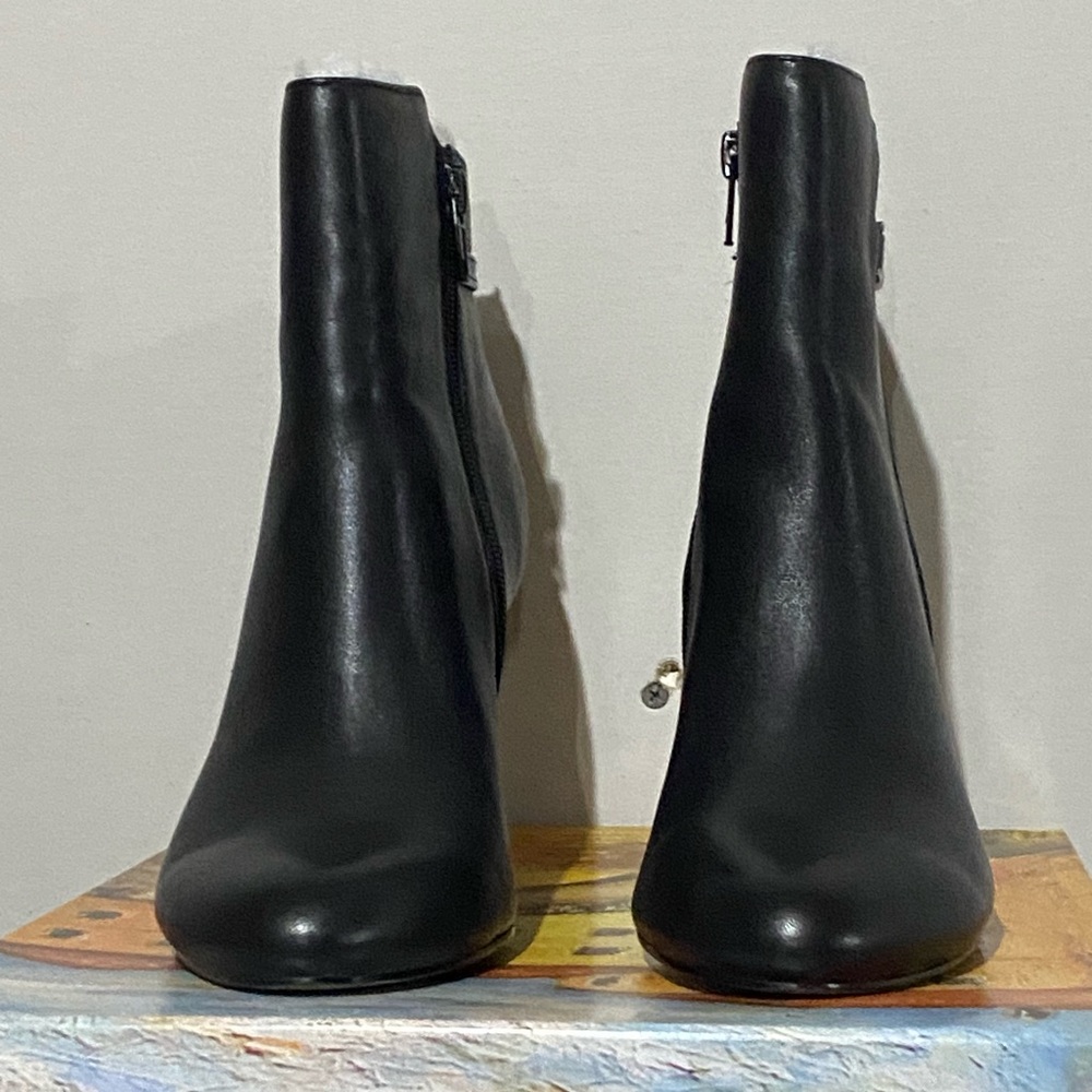Bella Vita Black Heeled Boots with Chain Accent